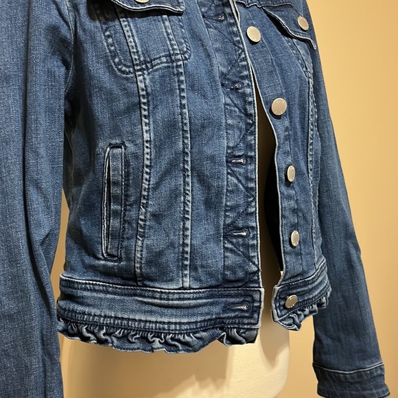 ELLE - Picture 3 of 7